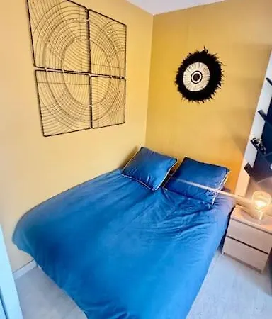 Spacieux Climatise Coeur De Et Calme, Raphael Apartment *